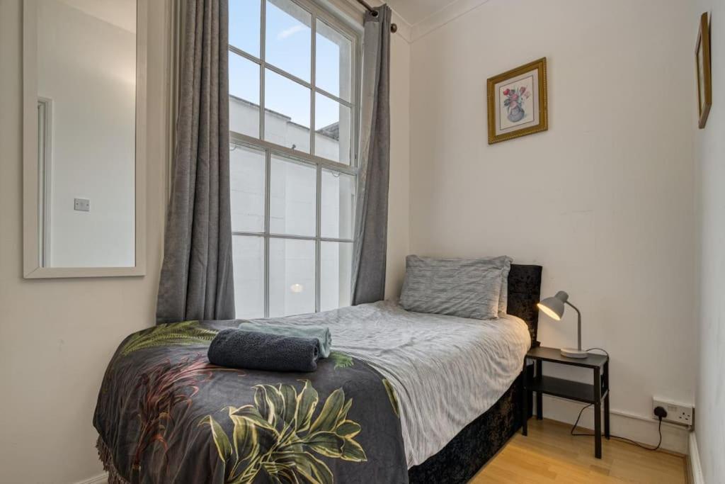 Cosy 2Br Retreat Near Paddington Station Apartment ลอนดอน ภายนอก รูปภาพ