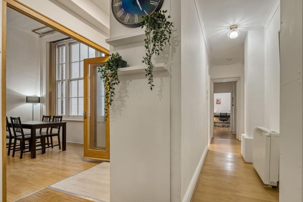 Cosy 2Br Retreat Near Paddington Station Apartment ลอนดอน ภายนอก รูปภาพ
