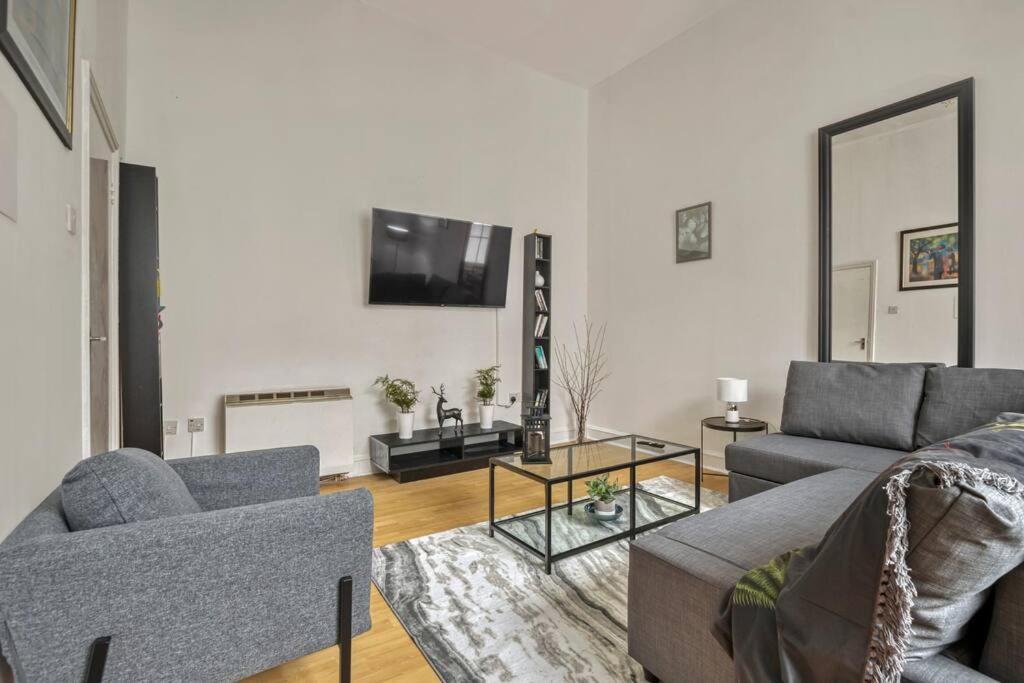 Cosy 2Br Retreat Near Paddington Station Apartment ลอนดอน ภายนอก รูปภาพ