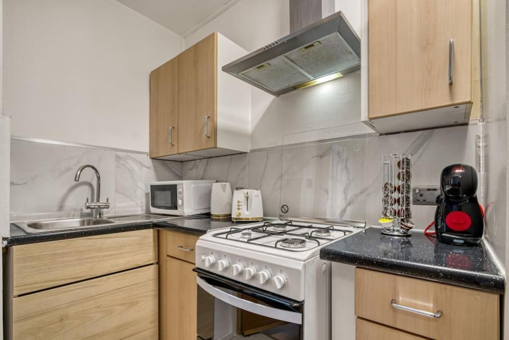 Cosy 2Br Retreat Near Paddington Station Apartment ลอนดอน ภายนอก รูปภาพ