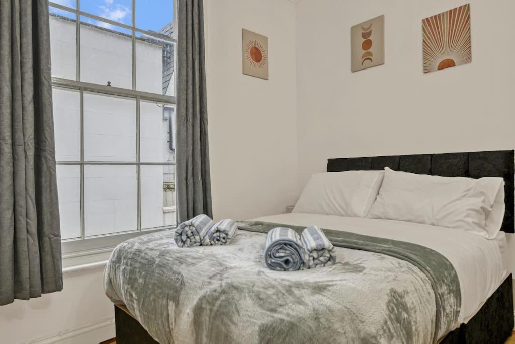 Cosy 2Br Retreat Near Paddington Station Apartment ลอนดอน ภายนอก รูปภาพ